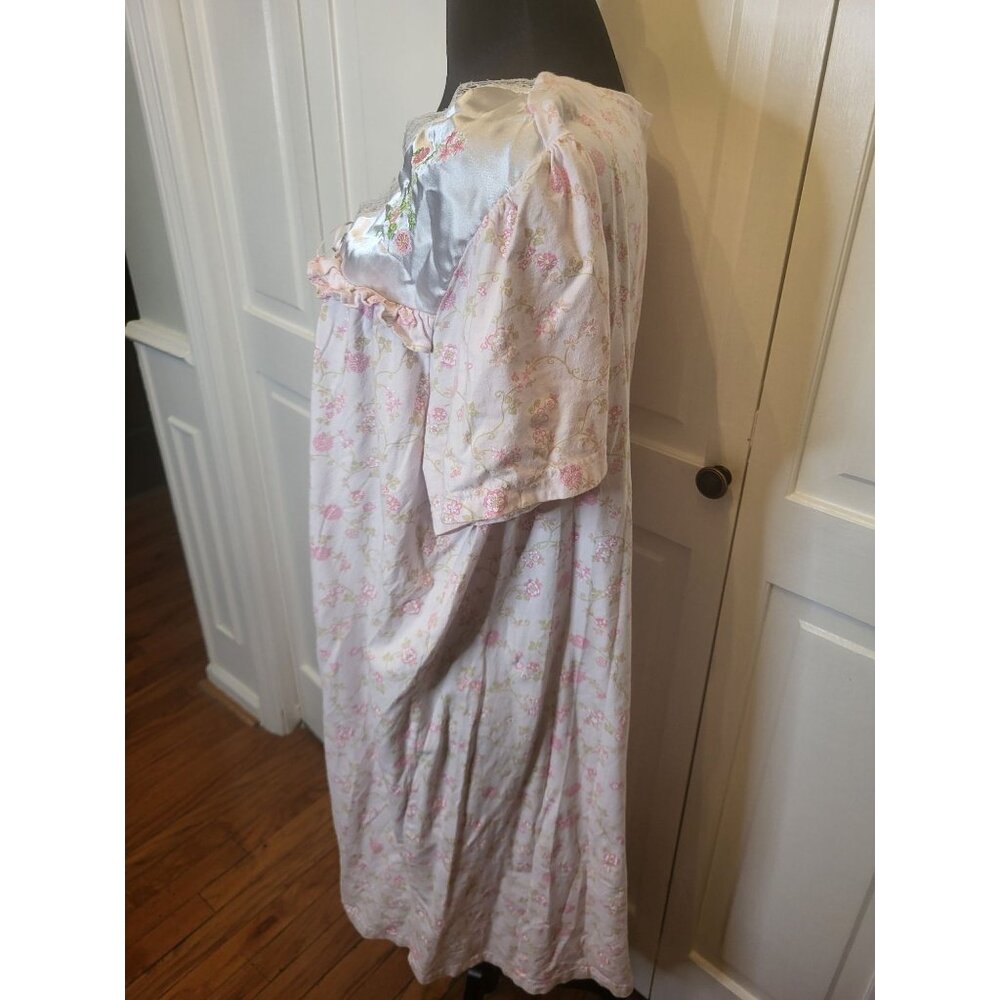 Moon Dance Pink/White  Button Up Gown/Robe L Bow Embroidery Cottage Tradwife - Picture 3 of 8